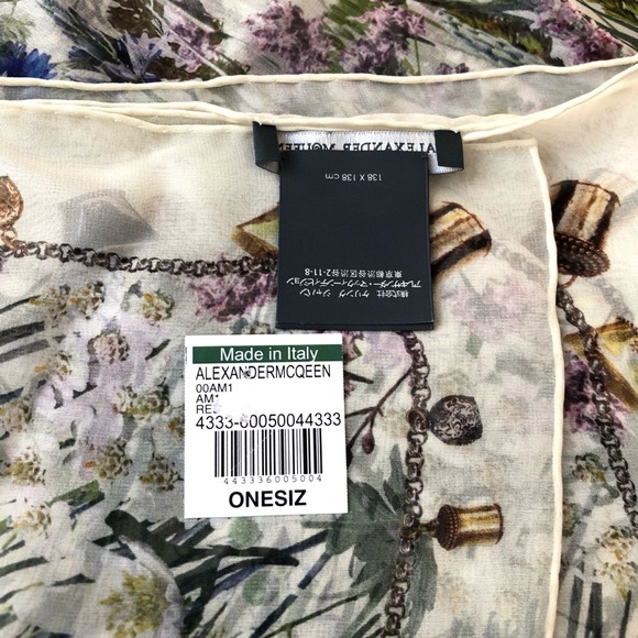 Alexander McQueen β€οΈβ€οΈβ€οΈ Wild Meadow Silk Scarf - Picture 4 of 8